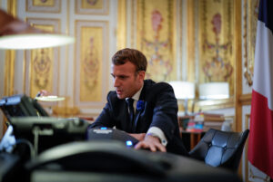 Macron dezminte că ar fi fost lovit de Brigitte: Toate astea sunt nişte prostii. Video