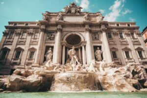 Fontana di Trevi s-a redeschis pentru Jubileu