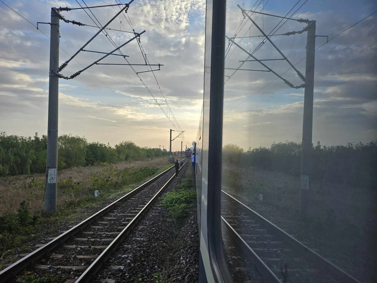 Tren de călători în flăcări, între Ploiești și Mizil. Haos interminabil la CFR