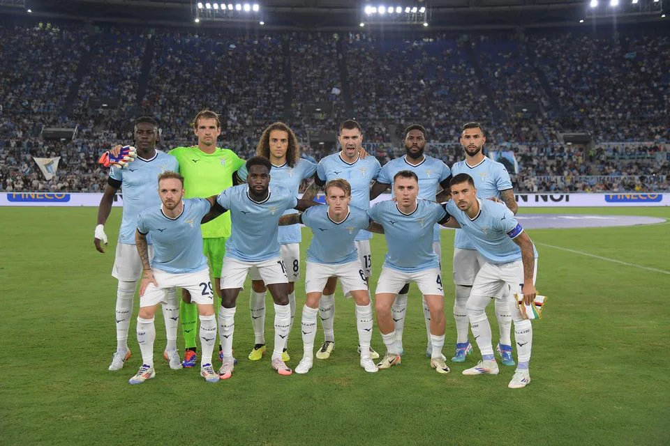 Lazio obține o victorie importantă cu 2-1 împotriva Veronei, urcând pe locul 6 în Serie A