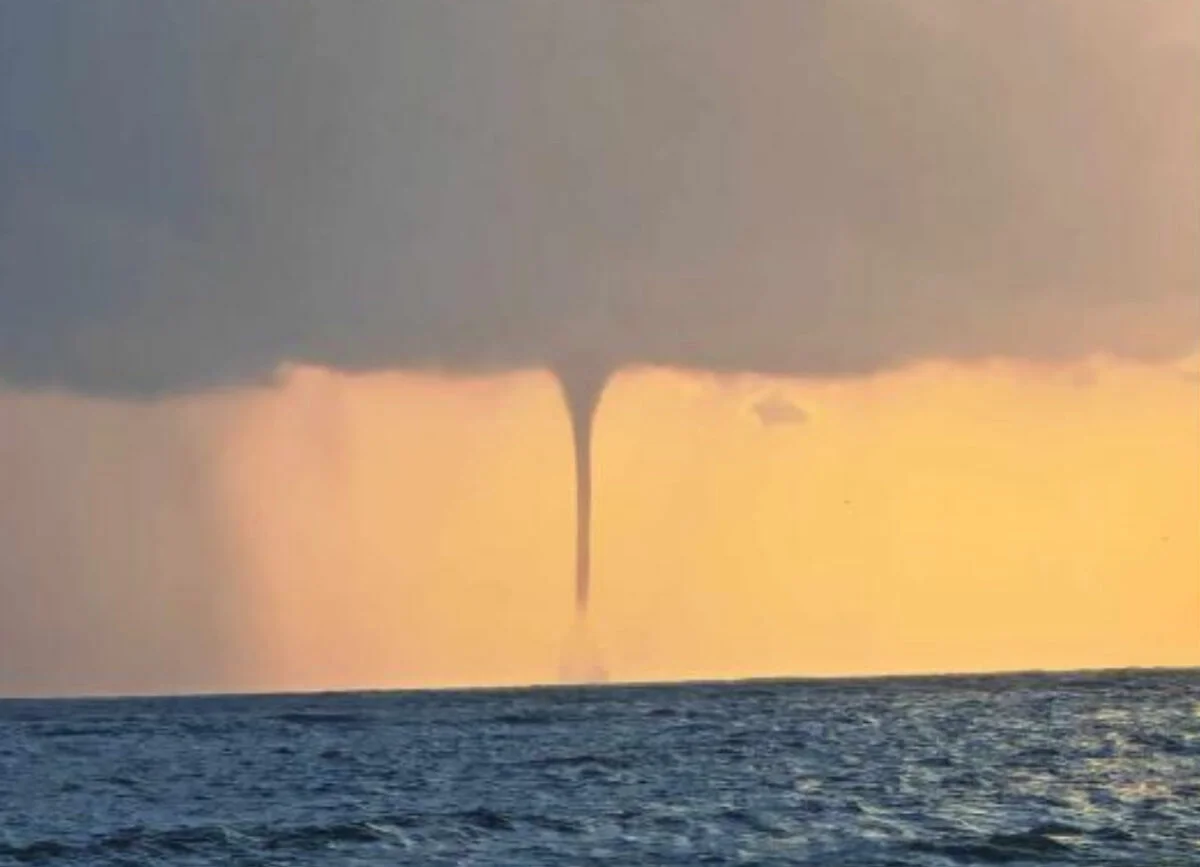 Tornadă în Marea Neagră. Fenomenul rar, observat din Vama Veche