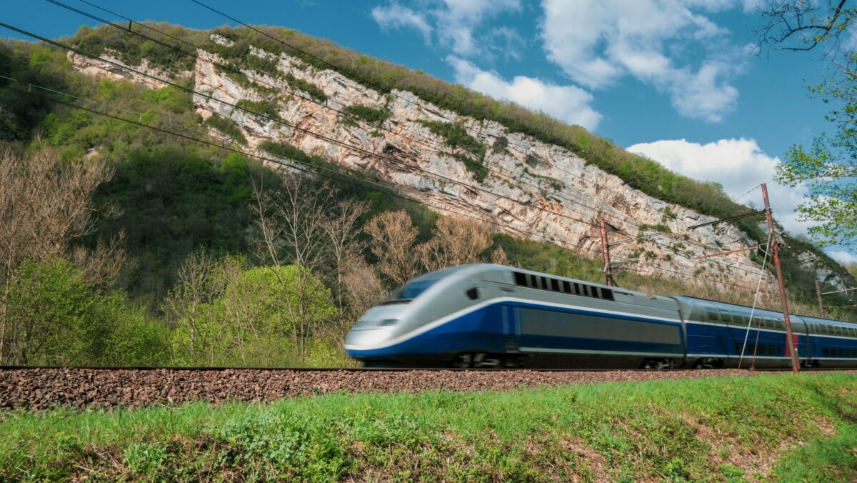 Tren de mare viteză București - Budapesta. Când ar putea fi gata noua linie de cale ferată