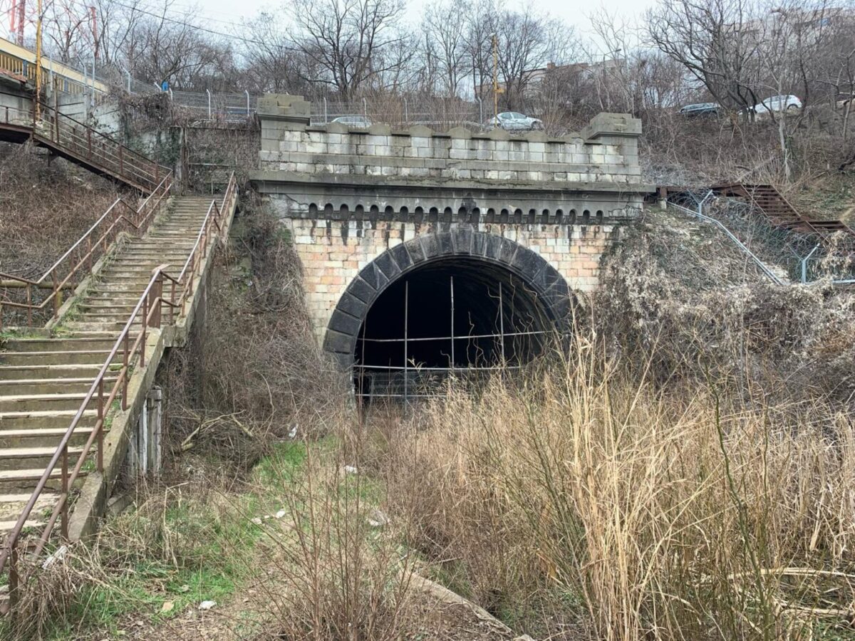 CFR vrea să redeschidă un tunel construit de Anghel Saligny. Povestea singurului tunel urban din România