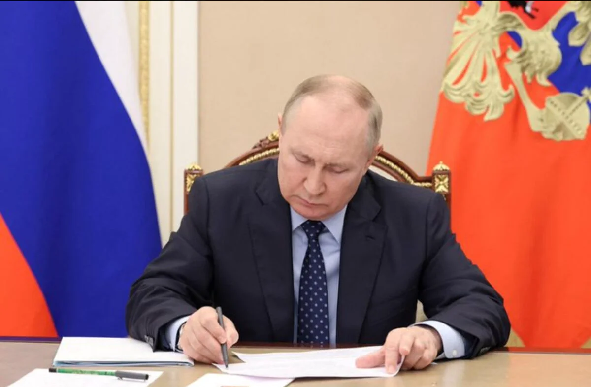 Putin își schimbă strategia, dar își pune Rusia în cap