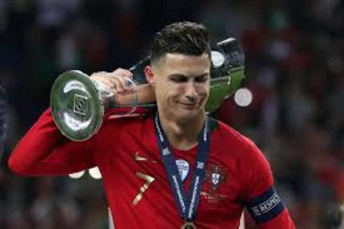 Ronaldo și cupa UEFA Națions League. Sursă foto: Yahoo