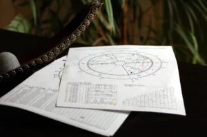 Ziua decisivă a alegerilor prezidențiale, sub influența Lunii în Capricorn