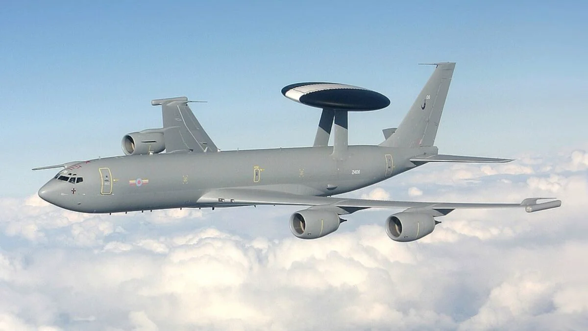 Armata rusă, monitorizată din România. Misiune NATO cu un avion radar Awacs