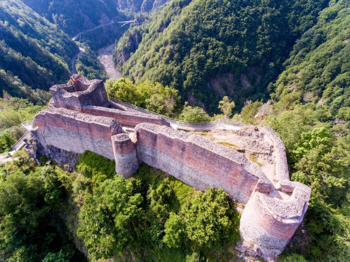 Cetatea Poenari, adevărata reședință a lui Vlad Țepeș. Poveștile paranormale din jurul său