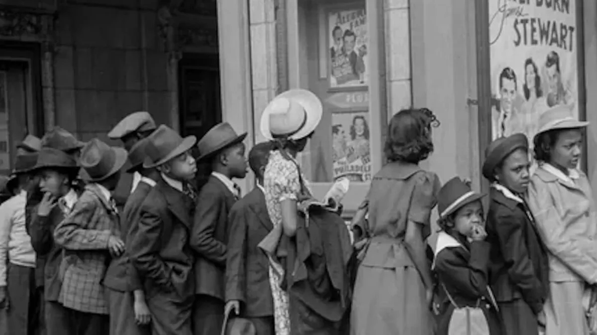 „Călătoria în timp”, surprinsă într-o fotografie din 1941. Detaliul care a iscat o adevărată isterie