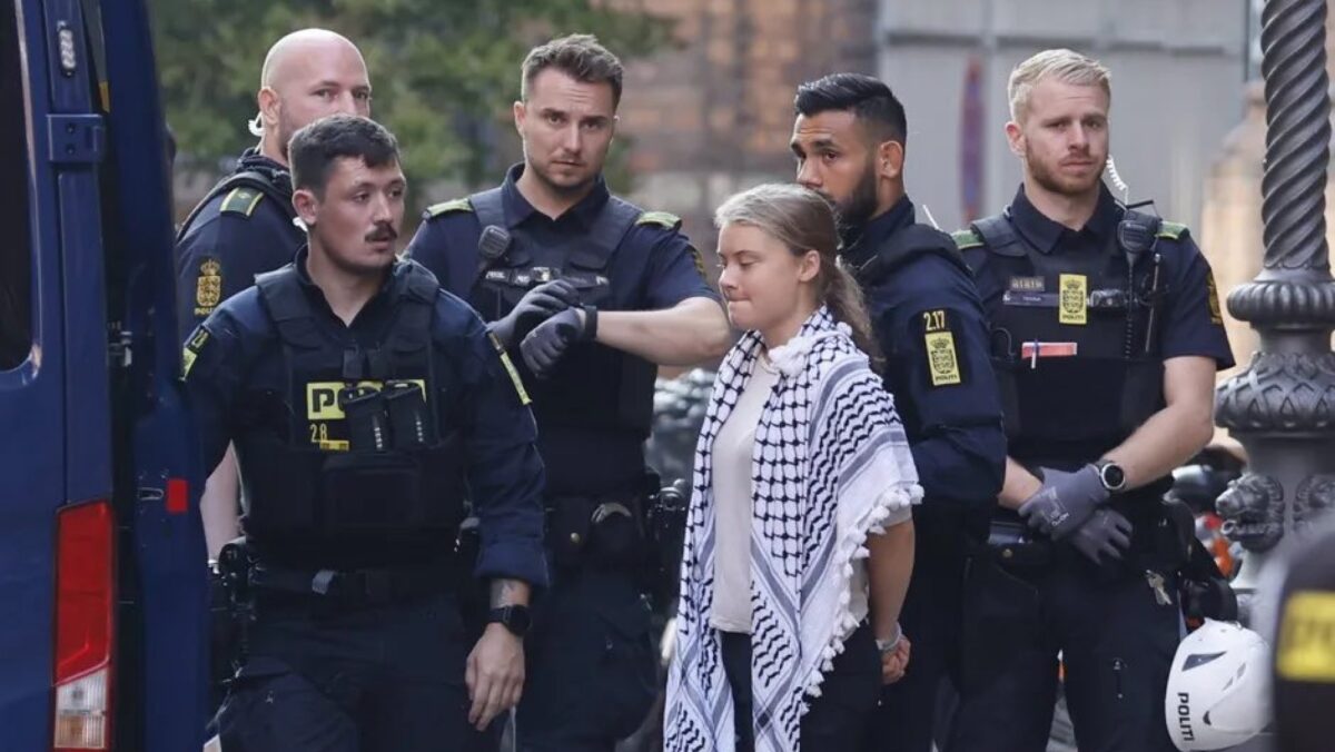 Activista Greta Thunberg, deportată de Israel în Franța