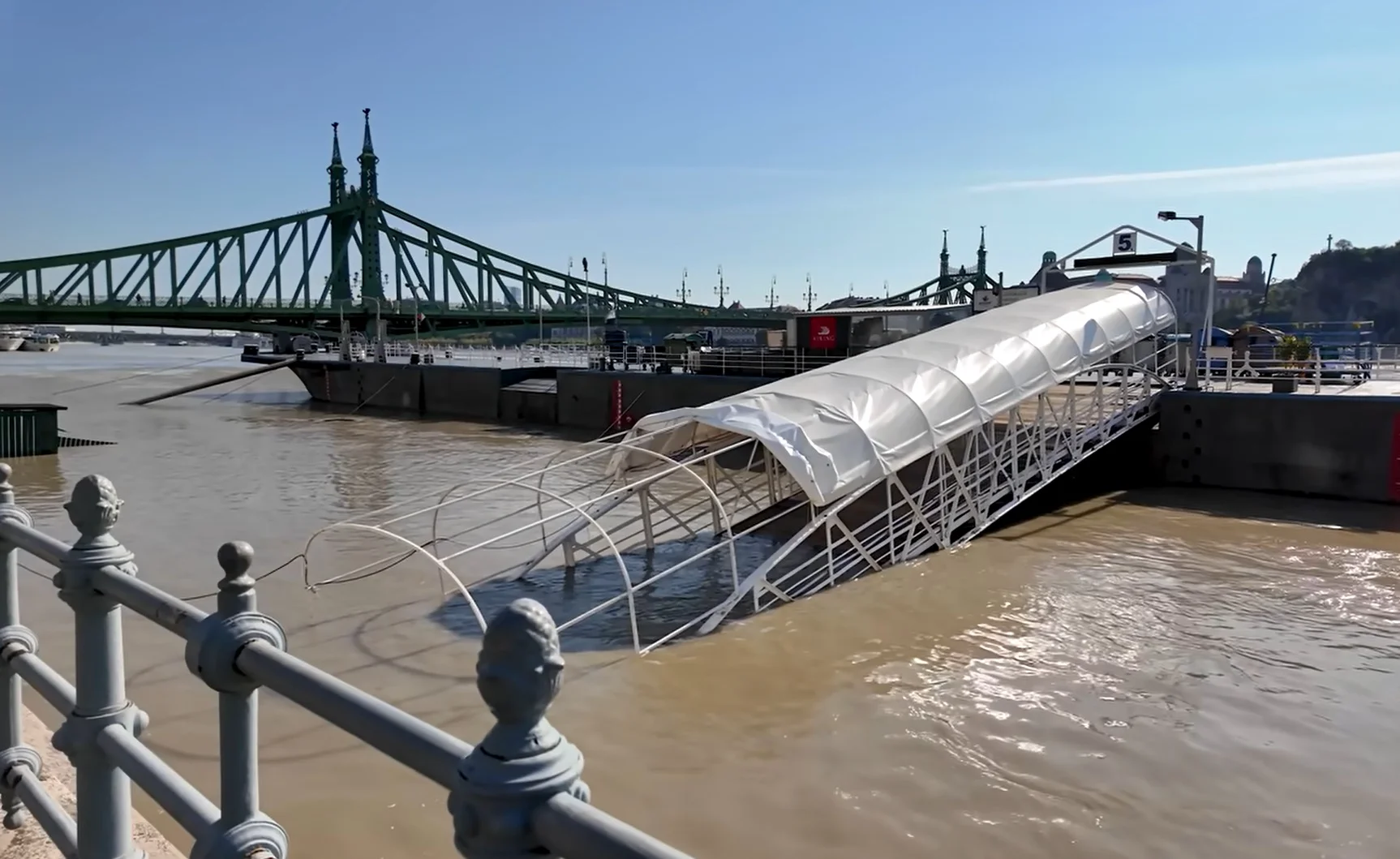 inundatii budapesta