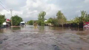 Potop în următoarele ore. Risc de inundații în nouă județe