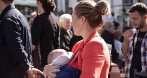 Se pregătește din nou emiterea tichetelor pentru mame cu venituri mici. Care sunt condițiile