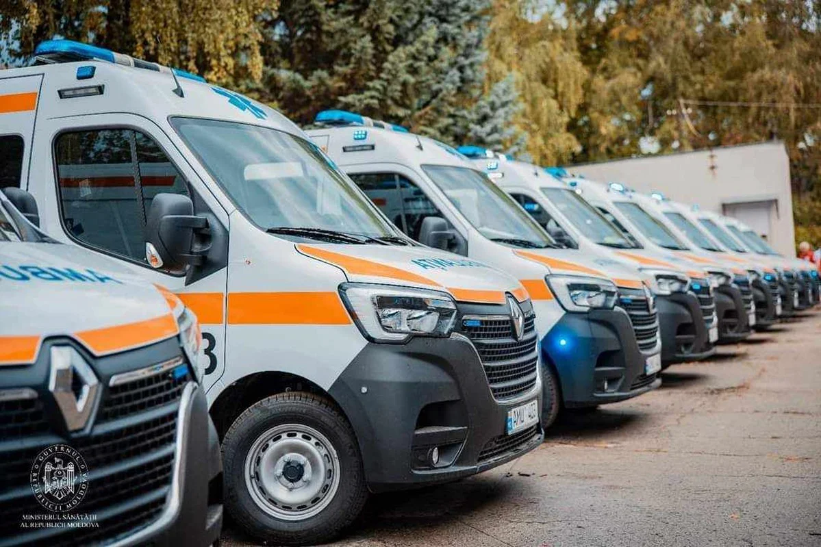 De ziua lor profesională, medicii de la urgență au primit 21 de ambulanțe noi