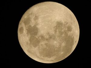Ce temperatură are Luna? Mistere pe care nu multă lume le știe