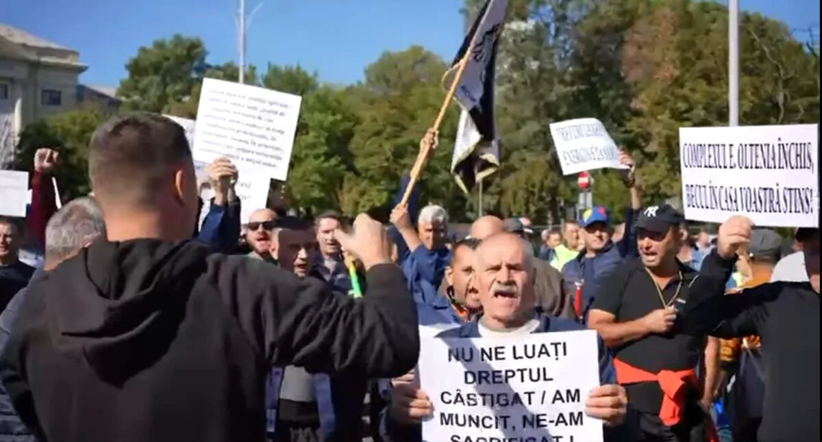 „Legea pensiilor face o discriminare”. Minerii, energeticienii şi siderurgiştii protestează