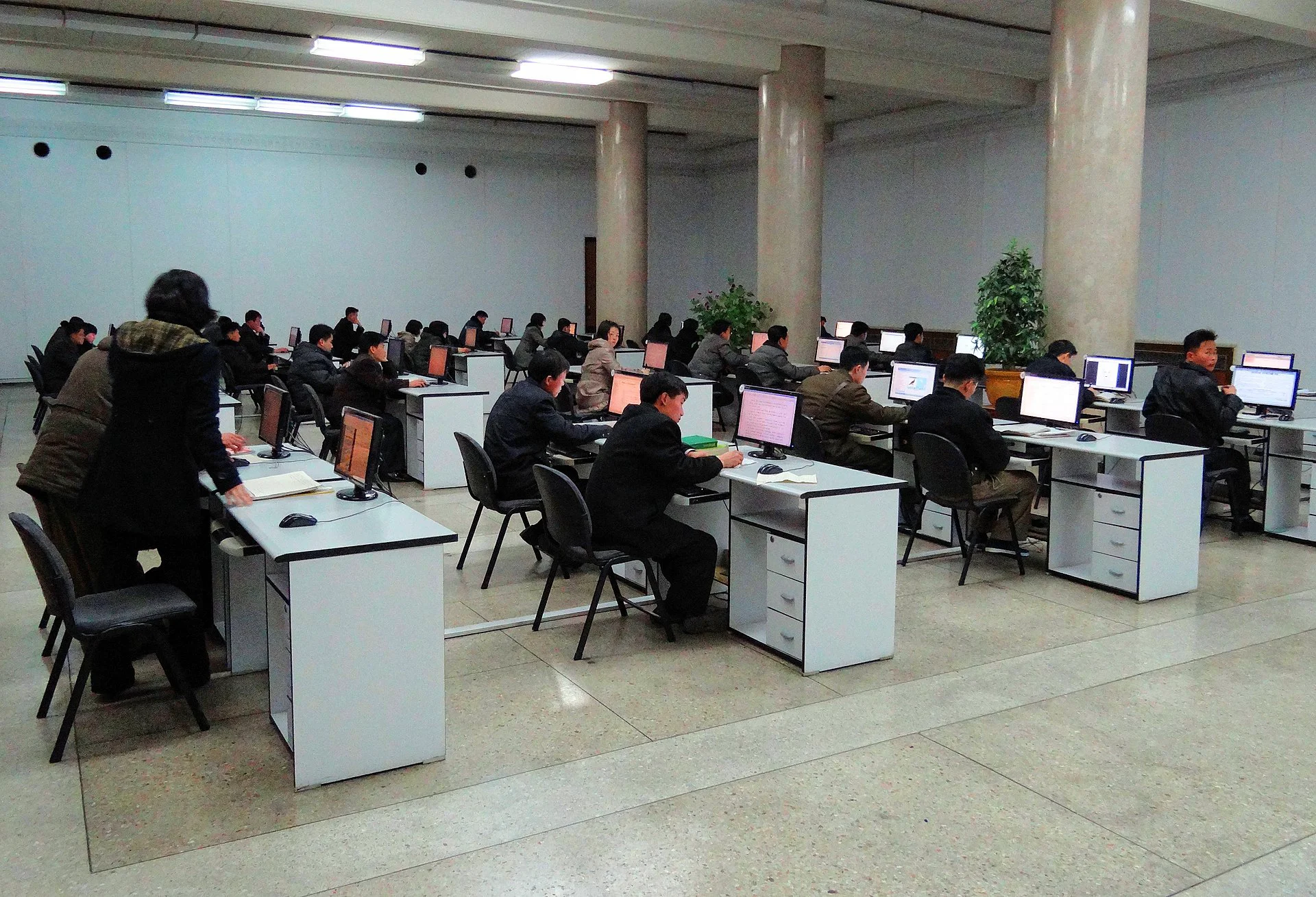 Sală de studiu cu internet în Coreea de Nord