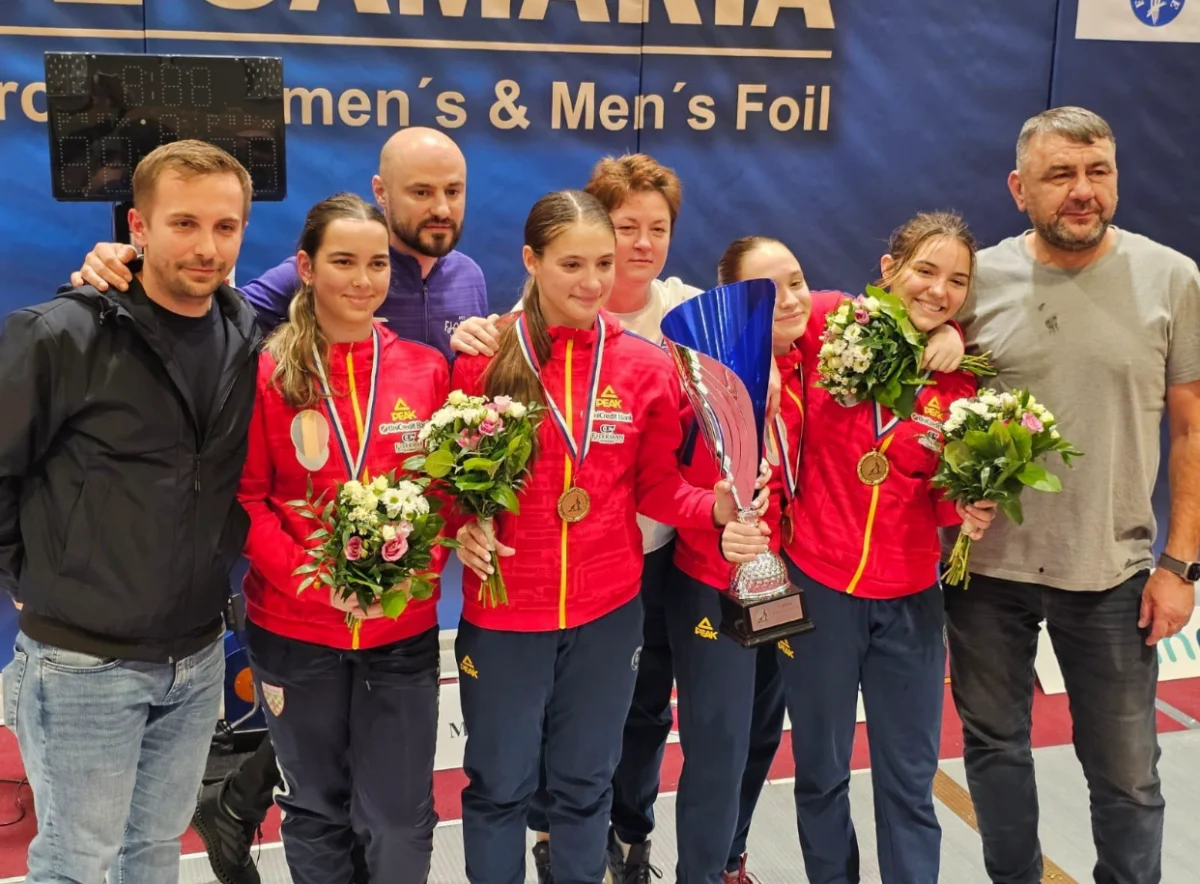 Echipa de floretă cadete a României, spectacol la Samorin. Ilinca, Alexandra, Ioana și Karina au cucerit aurul