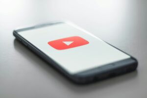 YouTube va folosi AI-ul pentru a îmbunătăți căutările