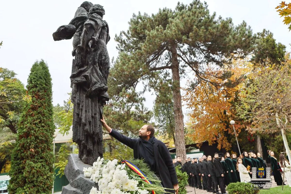 Regretații Ion și Doina Aldea-Teodorovici, omagiați, la Chișinău. Lacrimi și amintiri despre cele două inimi gemene