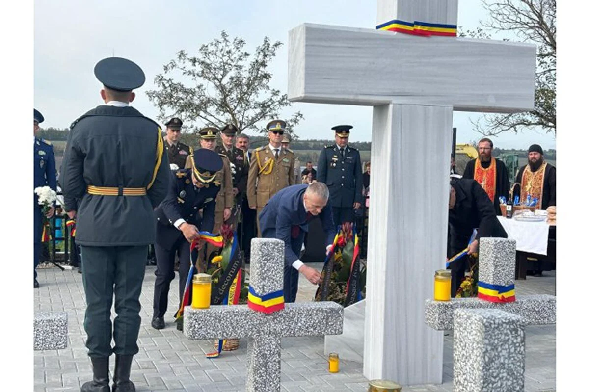 Cimitir de Onoare al Eroilor Români, inaugurat în Republica Moldova. Ziua Armatei Române, marcată peste Prut