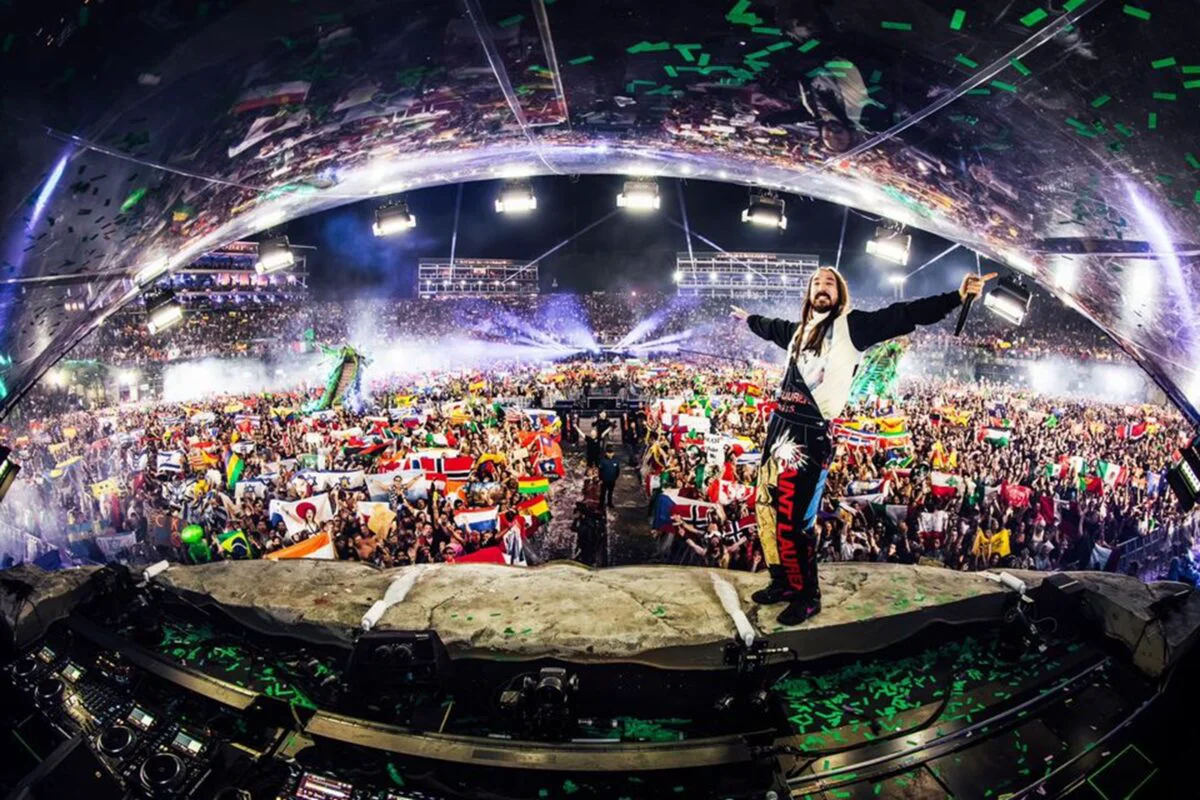 Renumitul DJ Steve Aoki vine la București pentru un eveniment special legat de IQOS: Îmi place să pun muzică la răsărit