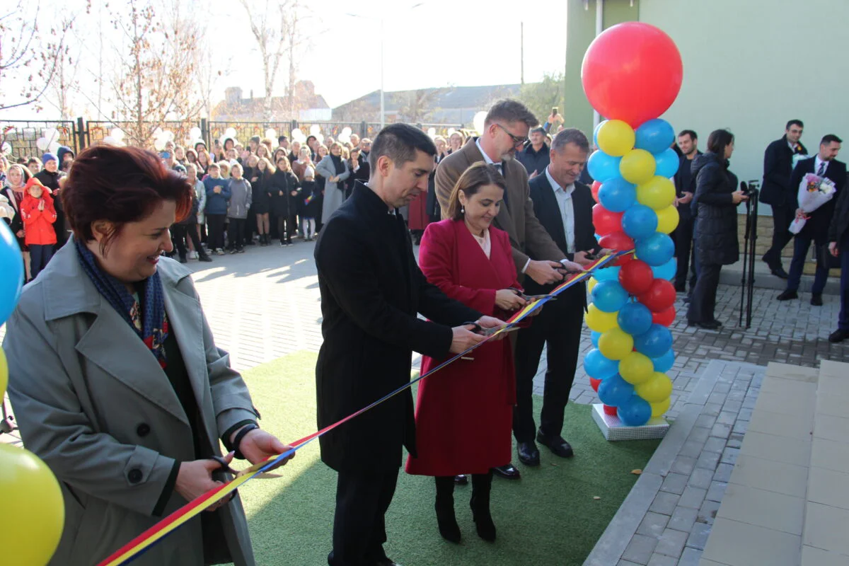 Un nou bloc de studii, deschis la liceul „Mihai Eminescu” din Comrat. Proiect realizat cu sprijinul României