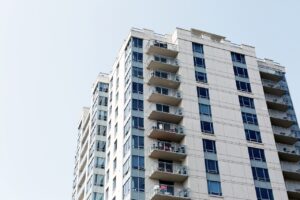 Bătălia chiriilor în 2025. Orașele unde găsești cele mai mici prețuri și recordurile de scumpiri