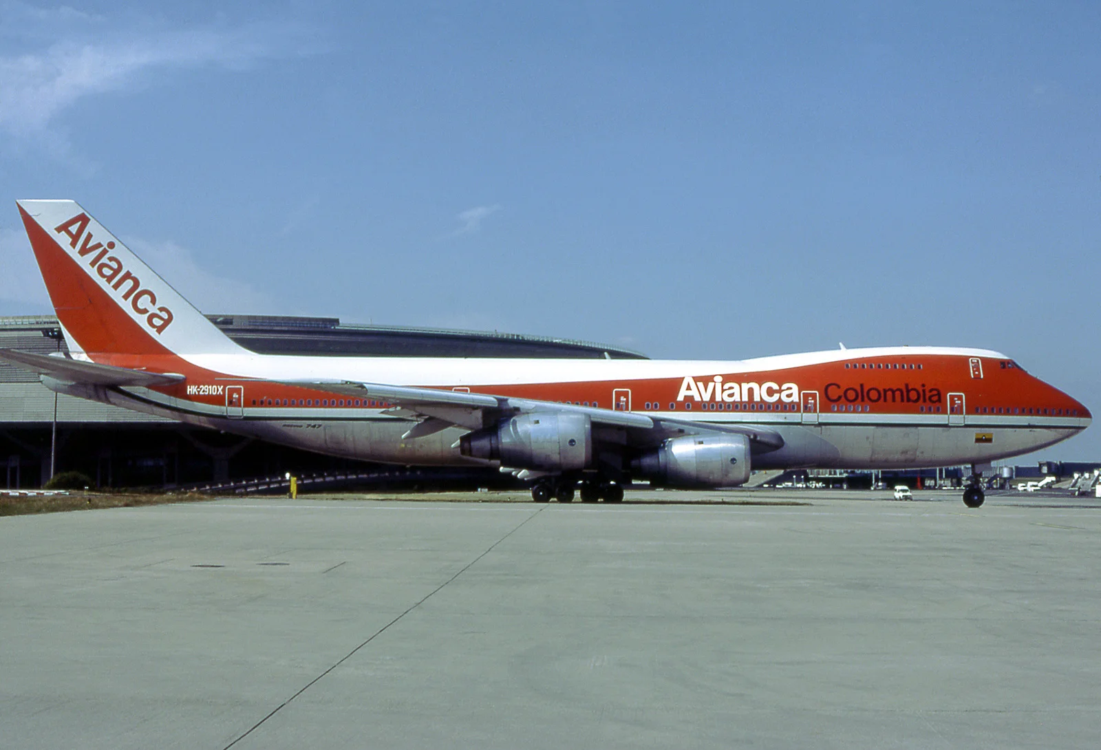 Avion, compania Avianca