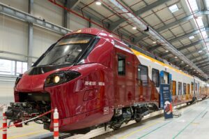 Întârzieri majore la trenurile Coradia. Autoritatea feroviară amenință Alstom cu penalități