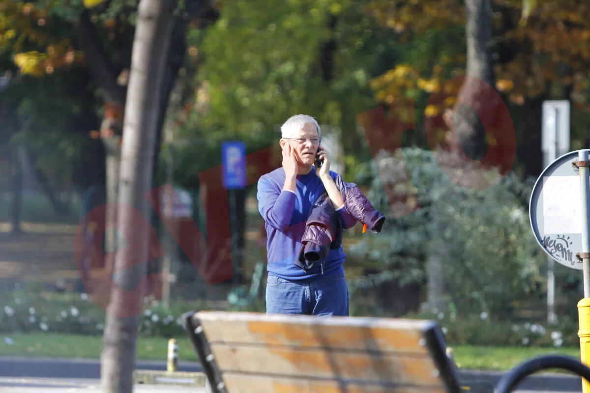 Exclusiv: Dacian Cioloș a lăsat în stradă 20 de minute documente confidențiale de la Parlamentul European.