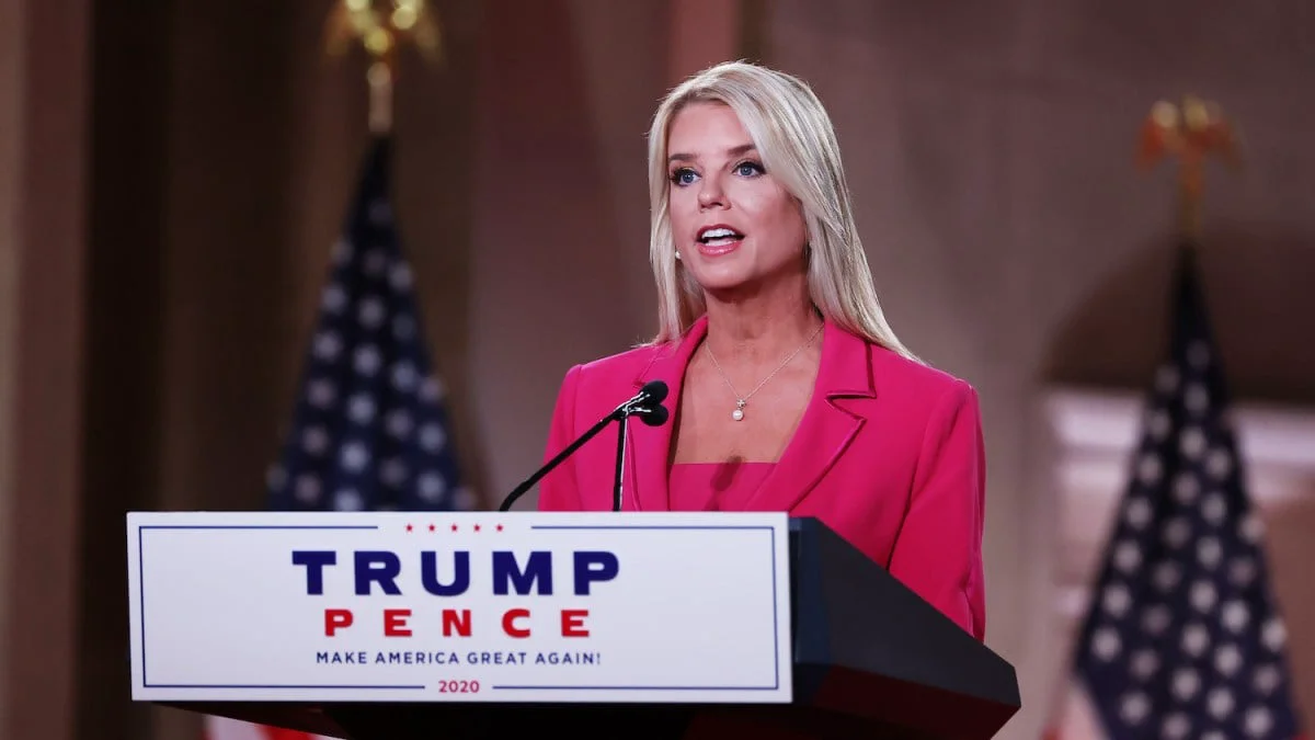 Pam Bondi, aleasă de Trump pentru funcția de Procuror General