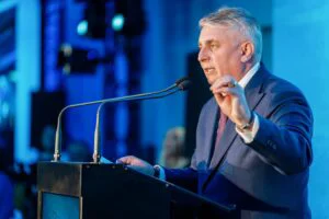 Lucian Bode s-a întâlnit cu primarul din Sinaia, inculpat pentru corupţie