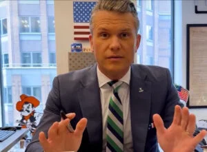 Trump îl susține pe Hegseth, în ciuda scandalului declanșat de NYT