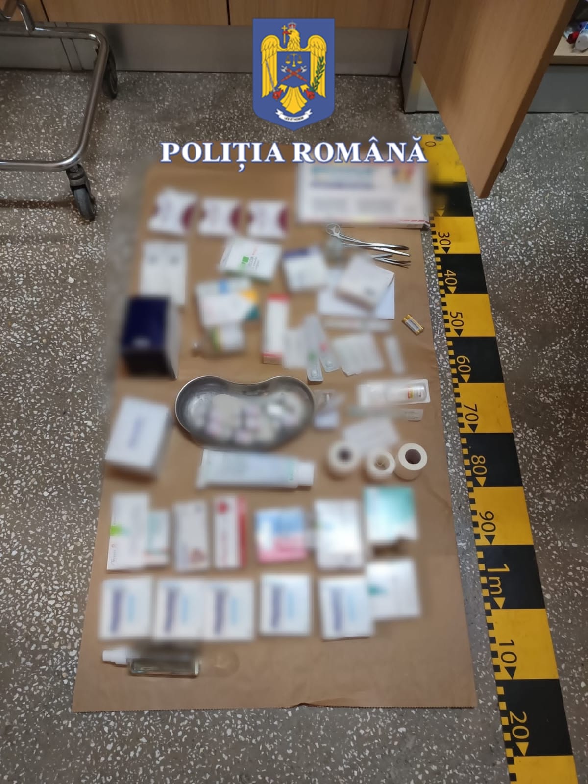 Poliția Română - percheziții la asistentul medical