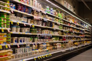 Cum se mai fură din supermarketuri. Metoda originală găsită de un român