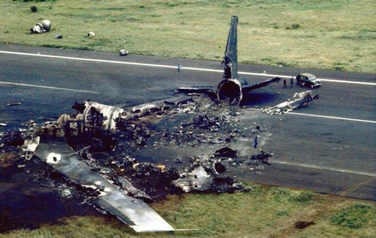 Accident aviatic Tenerife. Rămășițele aeronavelor KLM și Pan AM