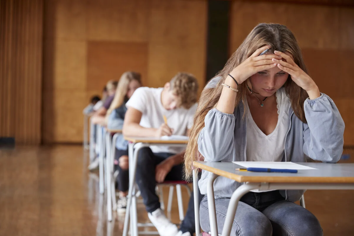 Absolvenții de gimnaziu, monitorizați la examene. Peste 1. 000 de observatori, în toate școlile din țară