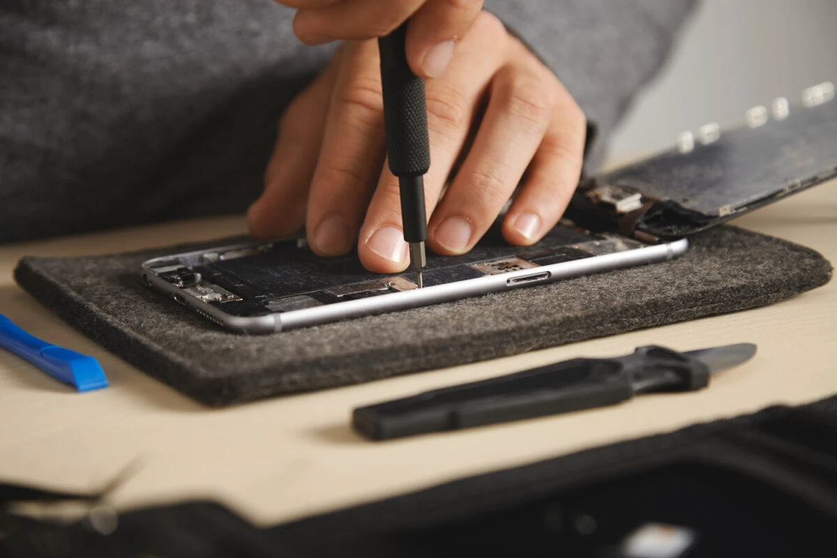 Produsul defect, reparat sau înlocuit în 15 zile lucrătoare. Proiectul care schimbă regulile în magazine