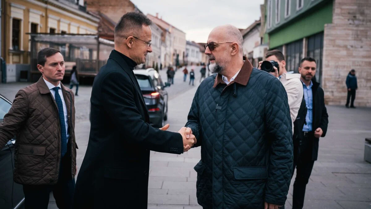 Budapesta promovează UDMR în viitoarea guvernare de la București. Oficial maghiar, prezent la un miting cu Kelemen Hunor