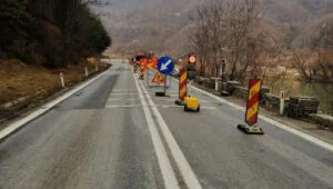 Noi restricții de circulație pe Valea Oltului. Pe unde se poate ocoli