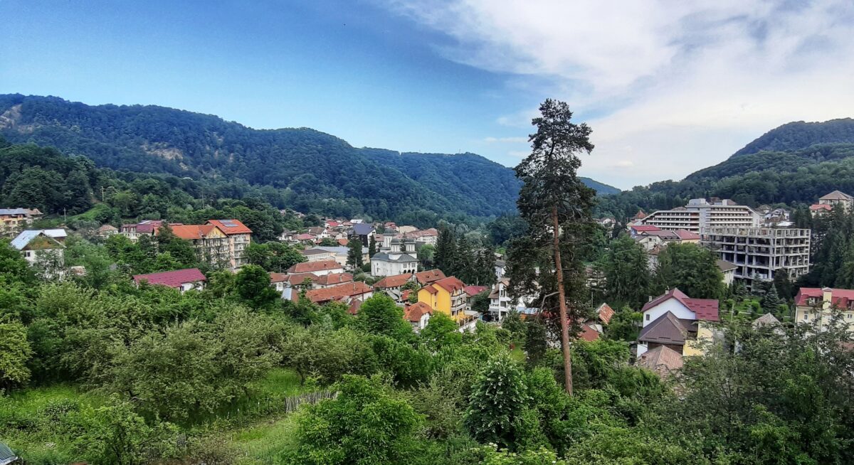 Băile Olănești, stațiunea ale cărei ape minerale rivalizează cu cele de la Vichy