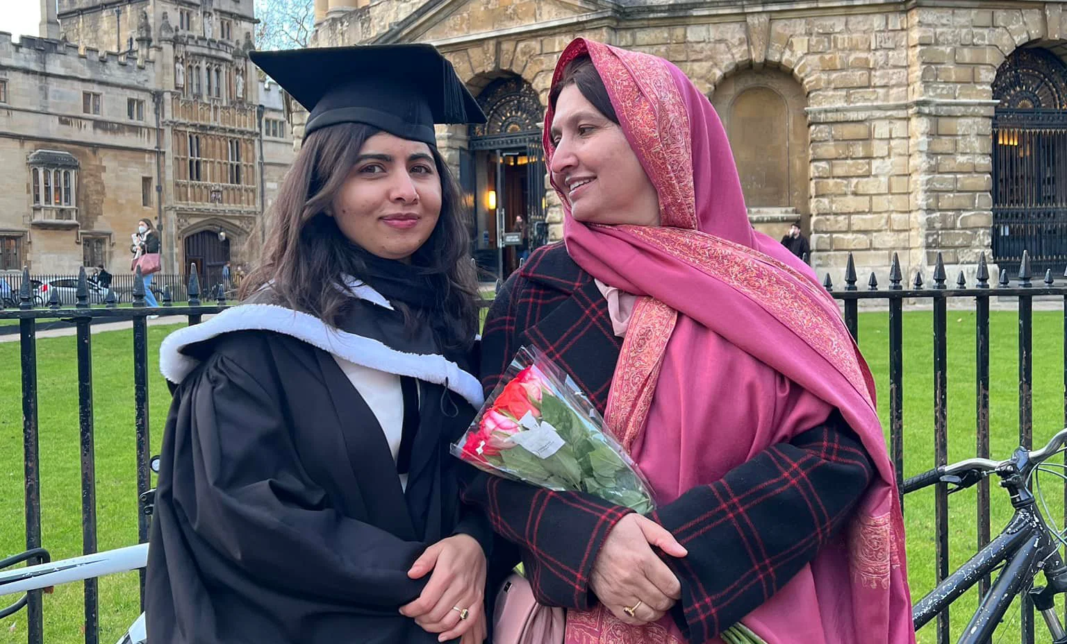 Absolvirea tinerei Malala Yousafzai