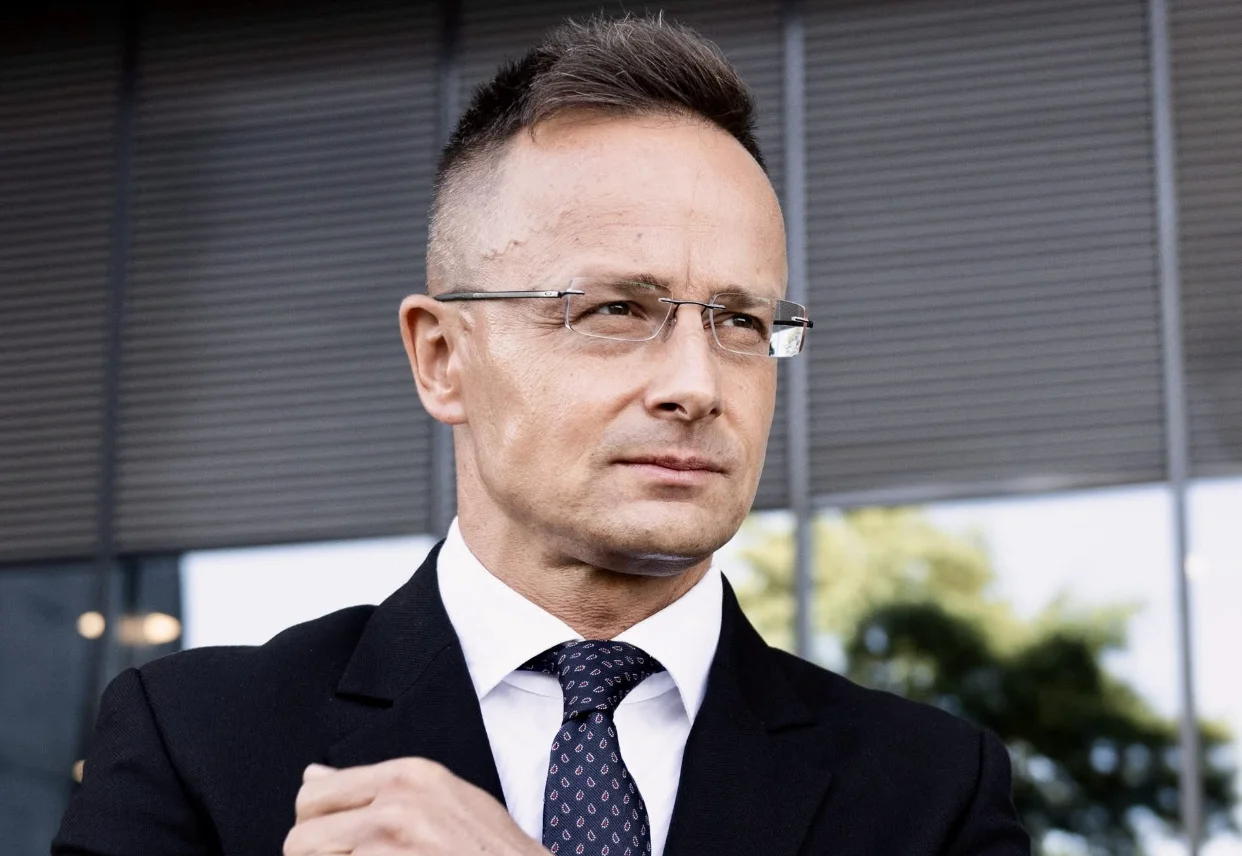 Péter Szíjjártó.