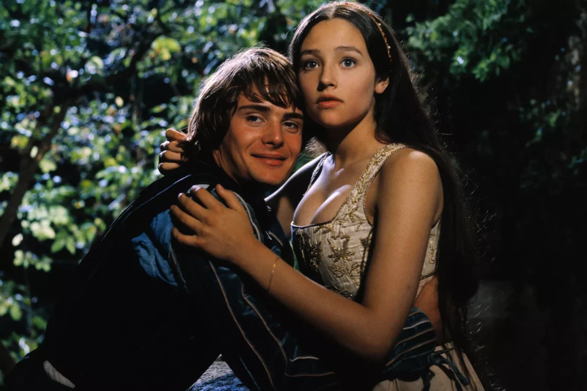 Leonard Whiting și Olivia Hussey în „Romeo și Julieta” din 1968. 