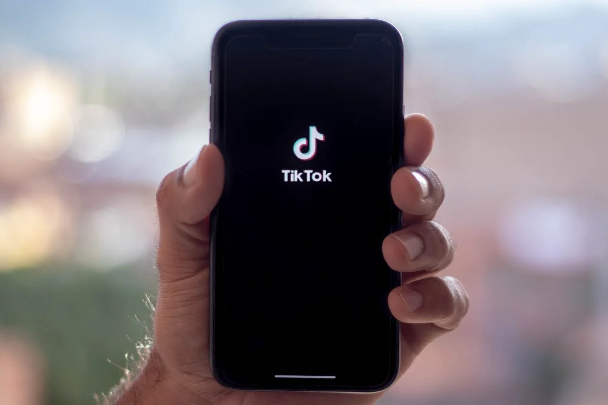 Pregătiri pentru eliminarea TikTok. Data limită impusă giganților din tehnologie