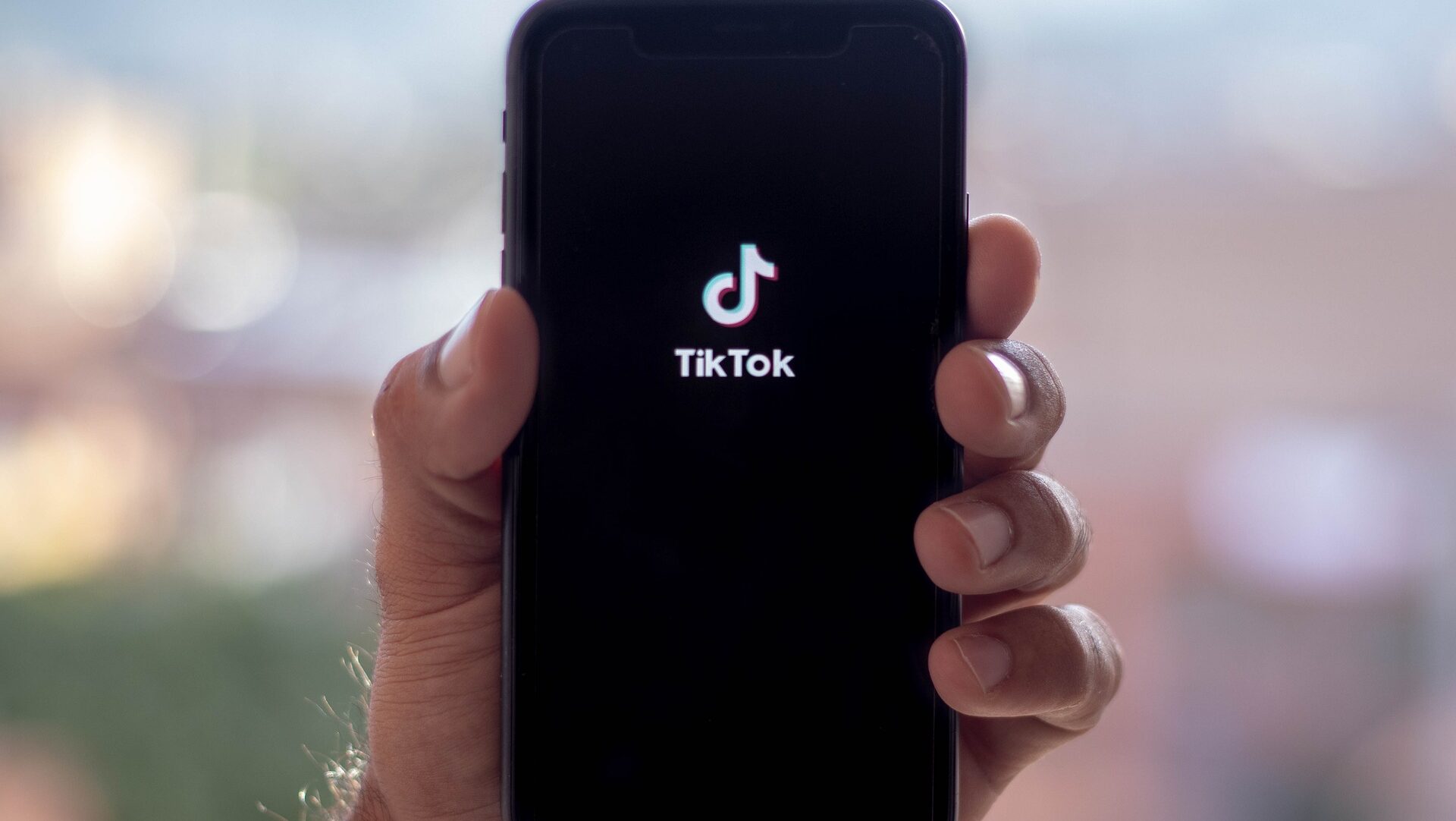 TikTok, la un pas să fie interzis în SUA. Singura salvare a platformei este Donald Trump