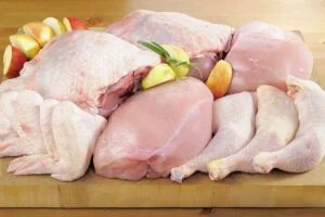 Acces dificil pe piața UE. Republica Moldova exportă carne de pasăre și ouă, dar puțini producători sunt eligibili
