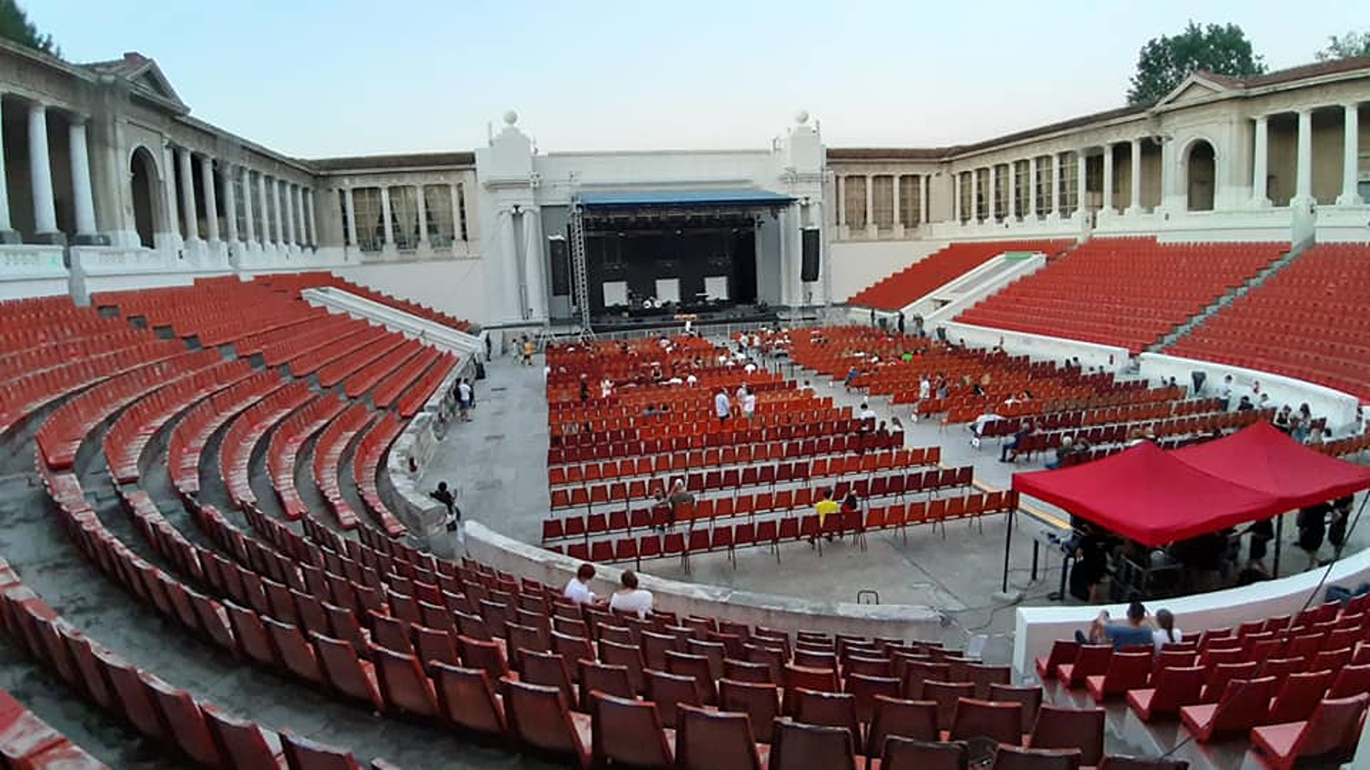 Arenele Romane.