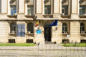 Mită în Sănătate. Aproape 10.000 de euro pentru o angajare
